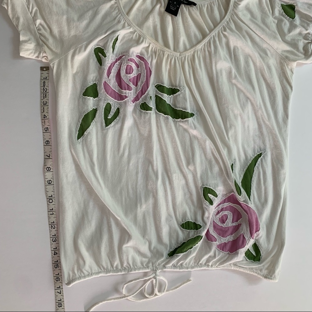 Karen Kane white cotton V neck blouson top purple laser cut flowers puff sleeves - Picture 10 of 15